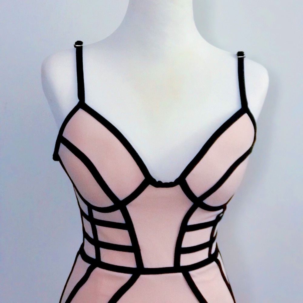 Pretty pink structured dress 💖